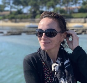 Portrait de la Dr Gaëlle Mouton-Paradot, neurochirurgienne